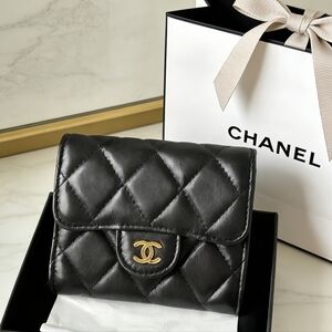<AUTHENTIC>Chanel Classic Quilted Black